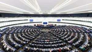 Kyiv Independent: Europarlamentarii cer folosirea a 200 de miliarde de euro din activele ruseşti pentru Ucraina